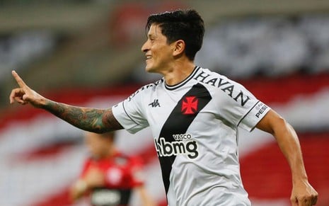 Atacante Germán Cano comemora gol pelo Vasco no clássico contra o Flamengo