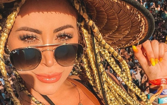 A ex-panicat Carol Narizinho em foto publicada em seu Instagram