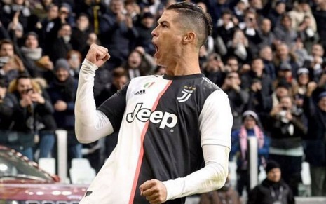 Cristiano Ronaldo comemora gol marcado pela Juventus