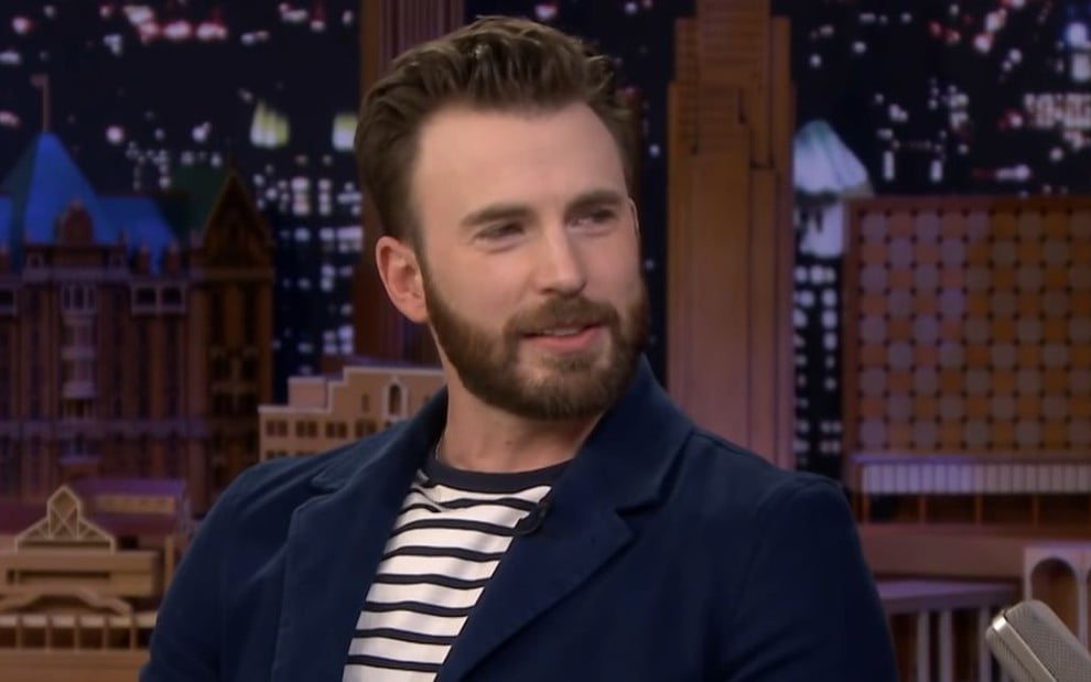 Imagem de Chris Evans em entrevista para Jimmy Fallon