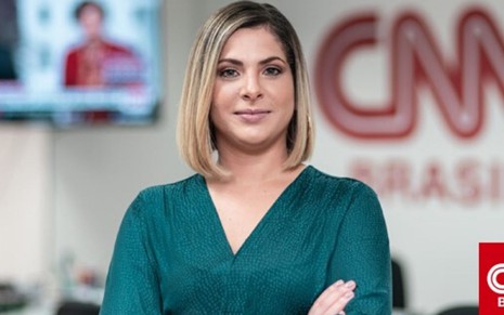 A jornalista Daniela Lima na redação da CNN Brasil 