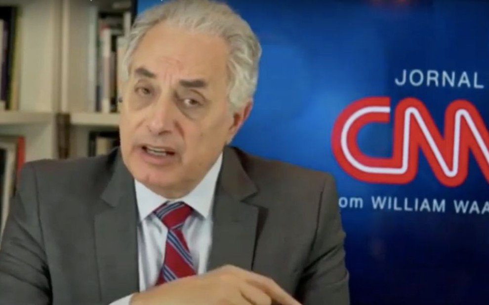 Derecho Manhattan Provisional William Waack se atrapalha e cita jornal da Globo na CNN Brasil; veja o  vídeo · Notícias da TV