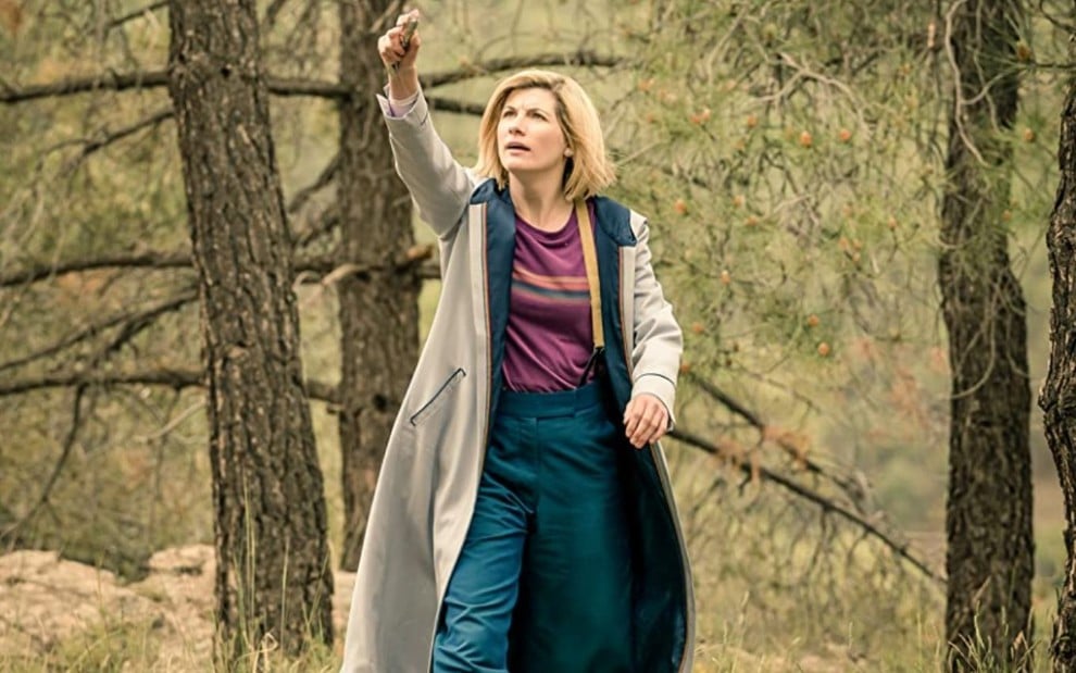 Jodie Whittaker em cena da série Doctor Who