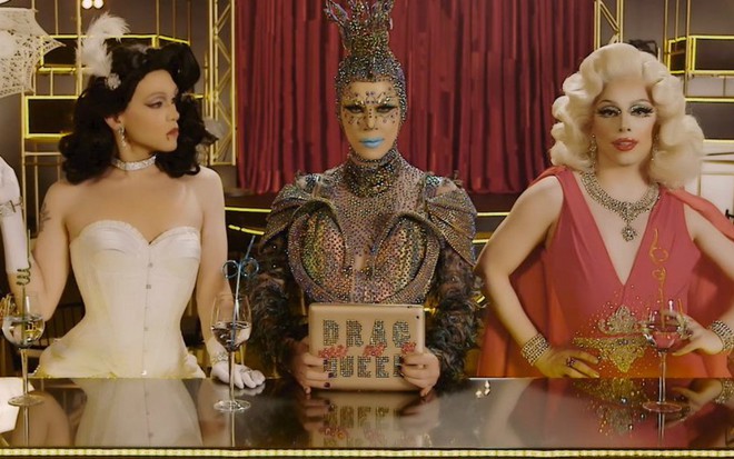Rita von Hunty, Ikaro Kadoshi e Penelopy Jean, as apresentadoras do reality Drag Me As a Queen