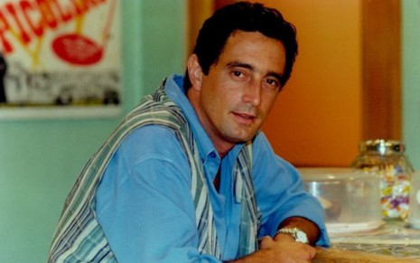 Imagem de Eduardo Galvão como Artur em Caça Talentos