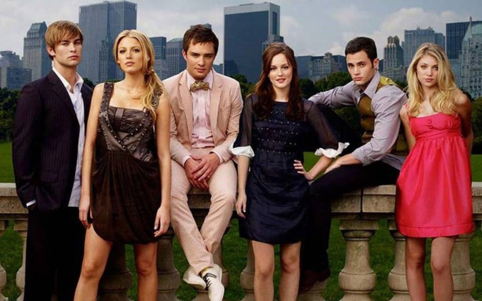Elenco da série Gossip Girl em foto de divulgação da CW