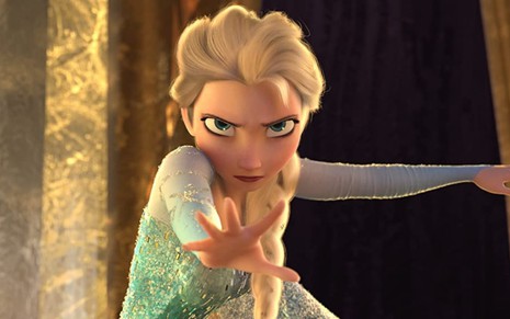 A personagem Elsa faz cara de má e ameaça atacar em sequência do filme Frozen
