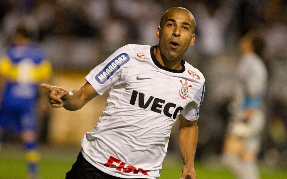 Emerson Sheik comemora gol pelo Corinthians