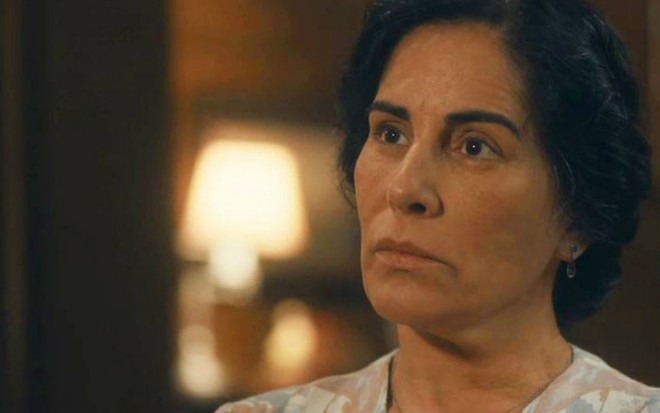 A atriz Gloria Pires em cena da novela Éramos Seis como a personagem Lola