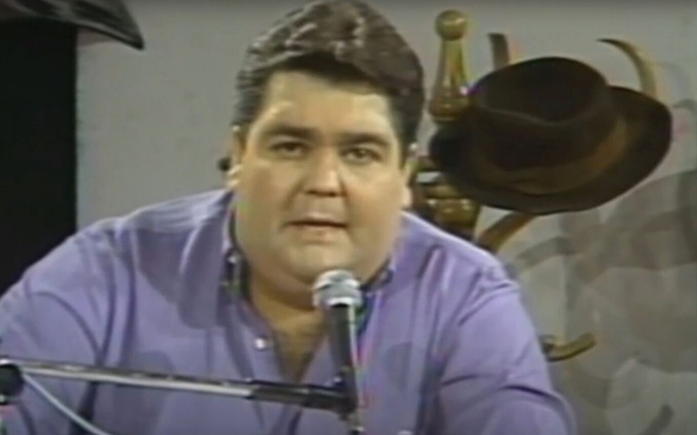 Fausto Silva no comando do programa Perdidos na Noite, na Band, em 1987