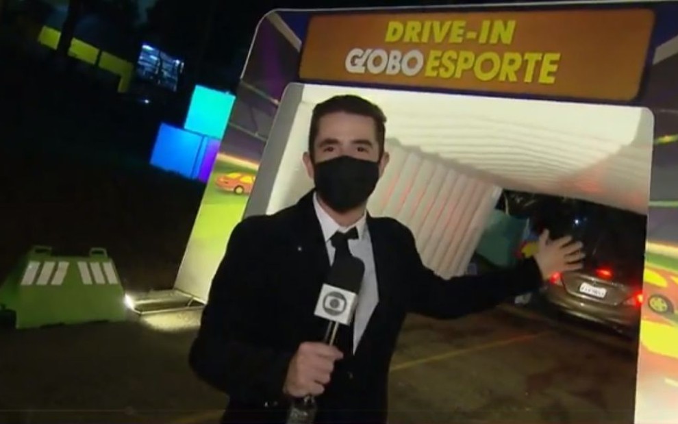O apresentador Felipe Andreoli em reportagem para o Globo Esporte SP