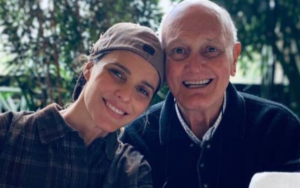 Fernanda Lima e o pai, Cleomar Lima, em foto publicada pela apresentadora no Instagram em 30 de abril de 2020