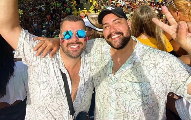 Fernando Poli e Tiago Abravanel no Carnaval de Salvador, na Bahia em fevereiro de 2020