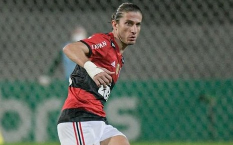 Imagem de Filipe Luís durante jogo do Flamengo