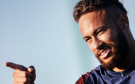 O jogador Neymar durante treino do PSG em Portugal, onde será disputada a final da Champions League