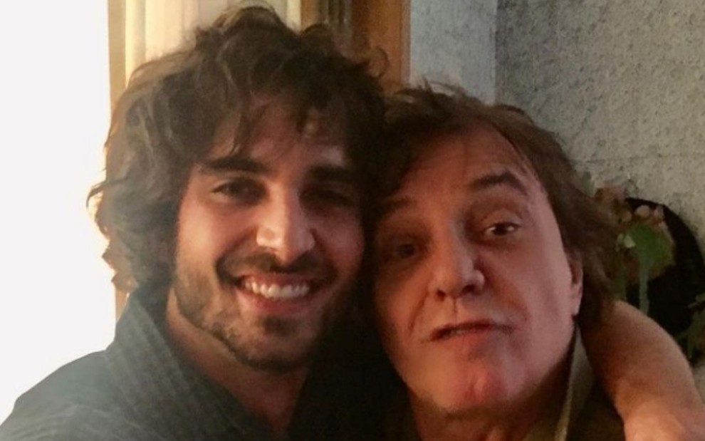 Fiuk e Fábio Jr. abraçados em foto do Instagram