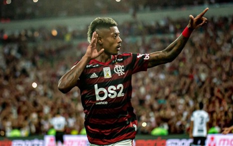 O atacante Bruno Henrique, do Flamengo, comemora gol marcado no Campeonato Brasileiro