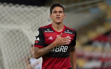 O atacante Pedro, do Flamengo, comemora gol marcado na Libertadores