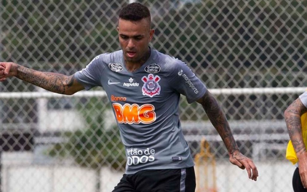Novo atacante do Corinthians, Luan treina com a equipe que se prepara para estrear na Florida Cup