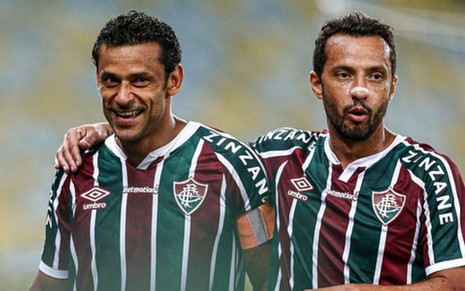 Fred e Nenê abraçados em jogo do Fluminense no Carioca
