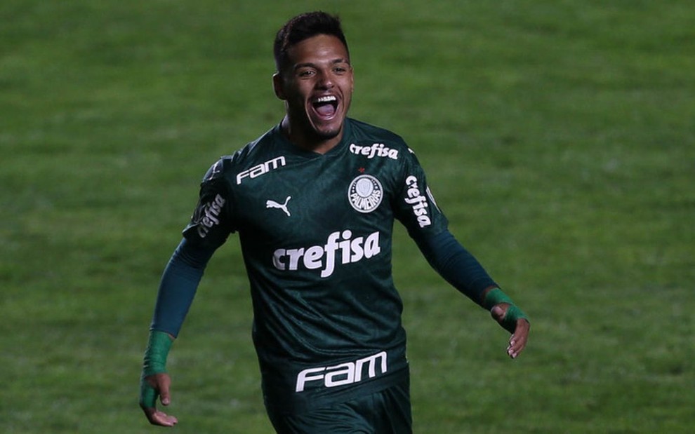 Gabriel Menino celebra gol marcado na Libertadores pelo Palmeiras