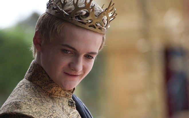 O ator Jack Gleeson na papel do odiado rei Joffrey em Game of Thrones; retorno à TV em comédia da BBC