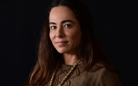 A atriz Cássia Linhares caracterizada como a personagem Naamá na novela Gênesis, da Record