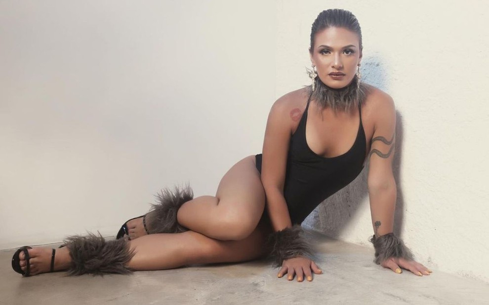Glamour Garcia em ensaio fotográfico para seu Instagram em 19 de novembro de 2020