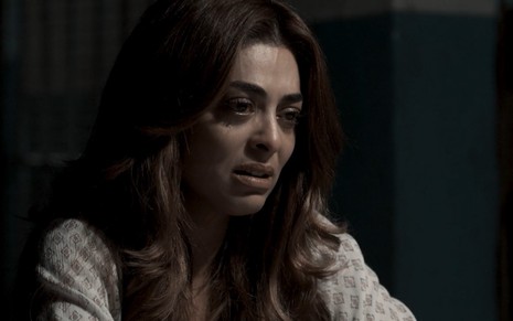 Juliana Paes grava cena de choro e briga em cadeia como Bibi de A Força do Querer, da Globo