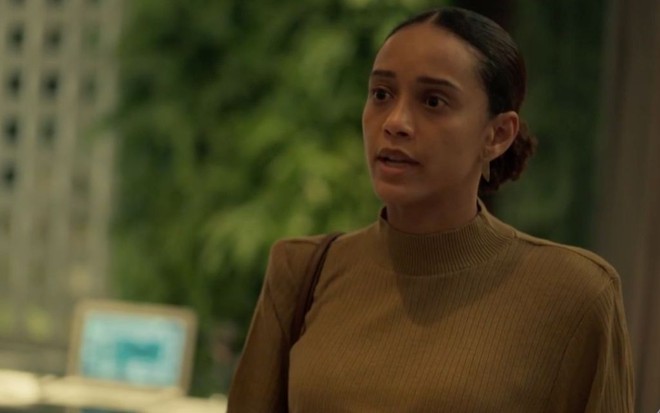 Taís Araújo na pele de Vitória na novela Amor de Mãe, em cena do primeiro capítulo de 2020
