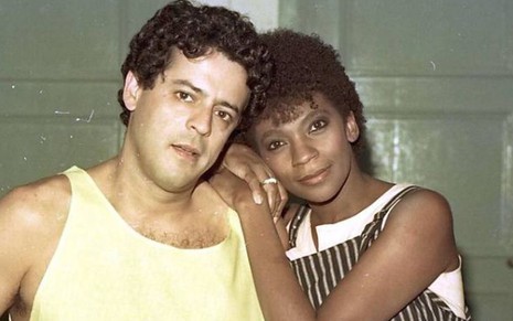 Marcos Paulo e Zezé Motta formaram o casal Cláudio e Sônia na novela Corpo a Corpo, de Gilberto Braga