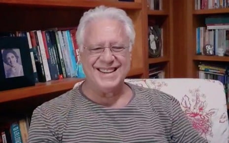 O ator Antonio Fagundes em seu escritório 