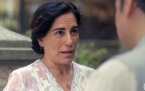 Lola (Gloria Pires) conversa com Afonso (Cássio Gabus Mendes) em cena de Éramos Seis, da Globo