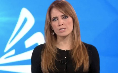 A jornalista Poliana Abritta no palco do Fantástico