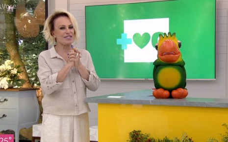 A apresentadora Ana Maria Braga e o seu fiel escudeiro, Louro José, no Mais Você, da Globo