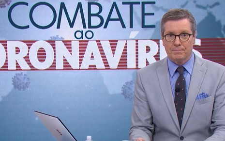 Márcio Gomes na bancada do programa Combate ao Coronavírus desta quarta (25), na Globo