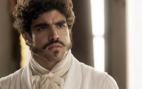O ator Caio Castro caracterizado como Pedro em cena de Novo Mundo