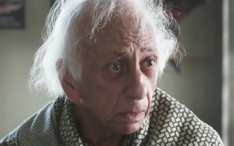O ator Flávio Migliaccio em cena na novela Órfãos da Terra, a última de sua carreira