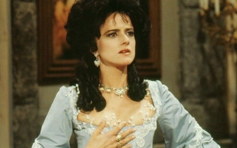 Marieta Severo com roupa de época como Madaleine Bouchet em Que Rei Sou Eu (1989)