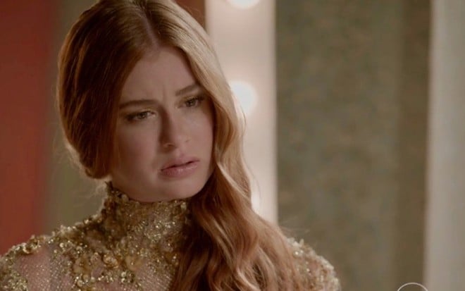 Marina Ruy Barbosa faz uma expressão desolada na novela Totalmente Demais em que faz a personagem Eliza