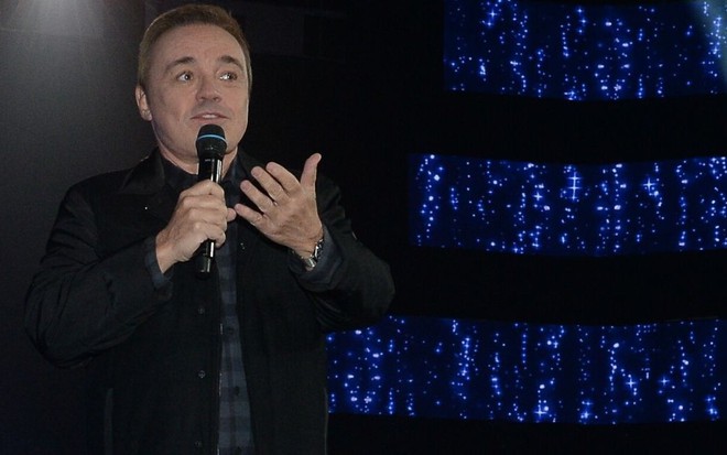 Gugu Liberato durante coletiva de imprensa do programa Canta Comigo, na Record, em novembro de 2019