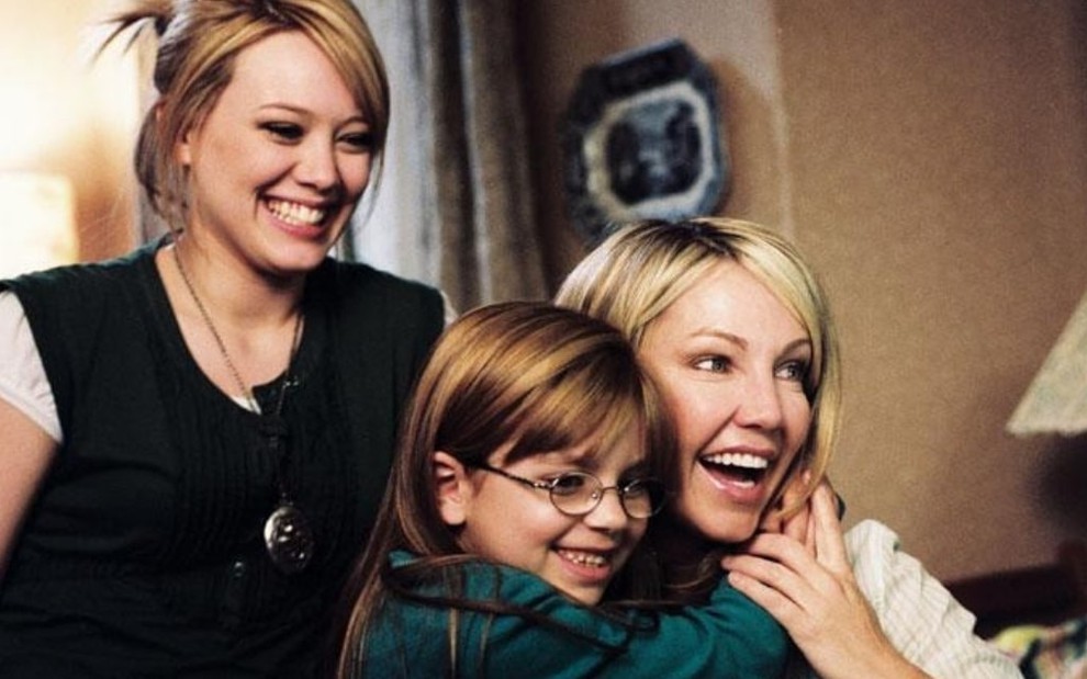 Hilary Duff, Aria Wallace e Heather Locklear contracenam no filme Paixão de Aluguel (2005)