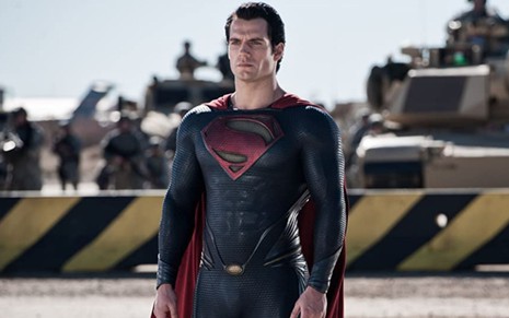 Henry Cavill como Superman em cena do filme Homem de Aço