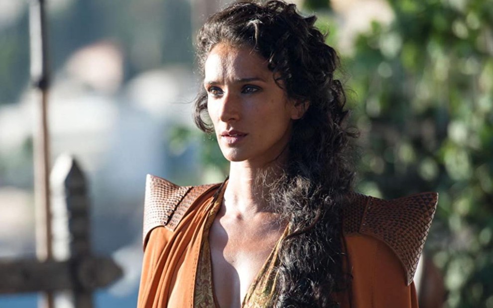 Indira Varma como Ellaria Sand em cena da série Game of Thrones