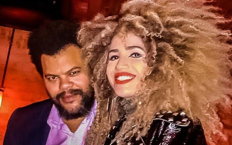 A modelo Tatiane Melo com o ator Babu Santana em foto publicada no Instagram
