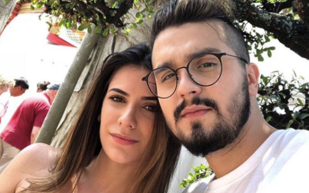 A influenciadora digital Jade Magalhães e o cantor Luan Santana em foto publicada no Instagram