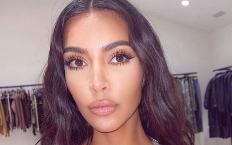 A influenciadora digital Kim Kardashian em foto publicada no Instagram