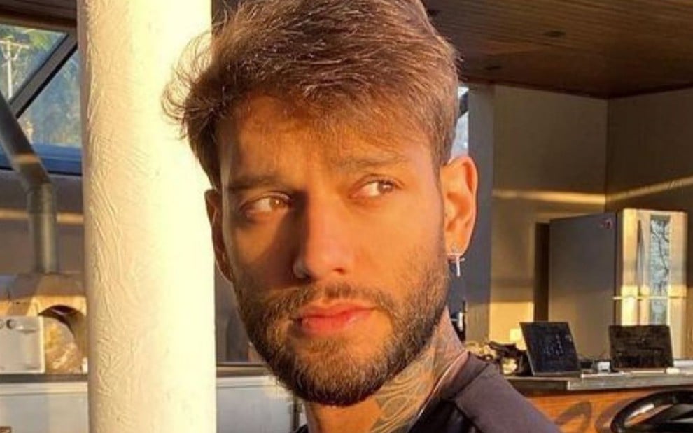 O cantor e ator Lucas Lucco em foto publicada no Instagram