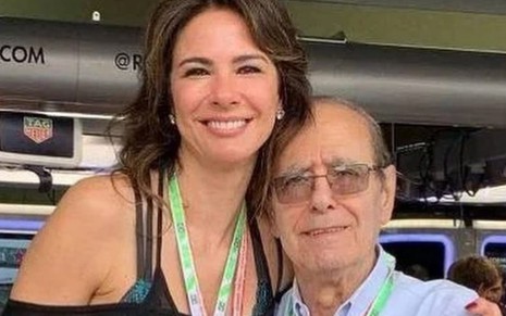 A apresentadora Luciana Gimenez abraçada com o pai, João Alberto Morad, em foto publicada no Instagram