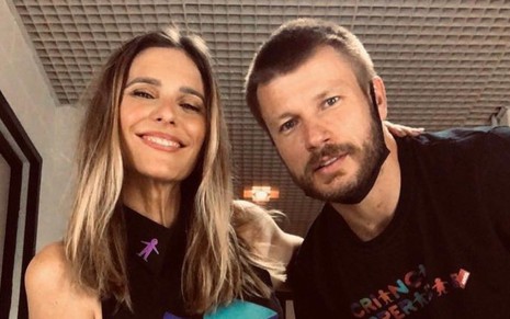 O casal de atores e apresentadores Fernanda Lima e Rodrigo Hilbert em foto publicada no Instagram